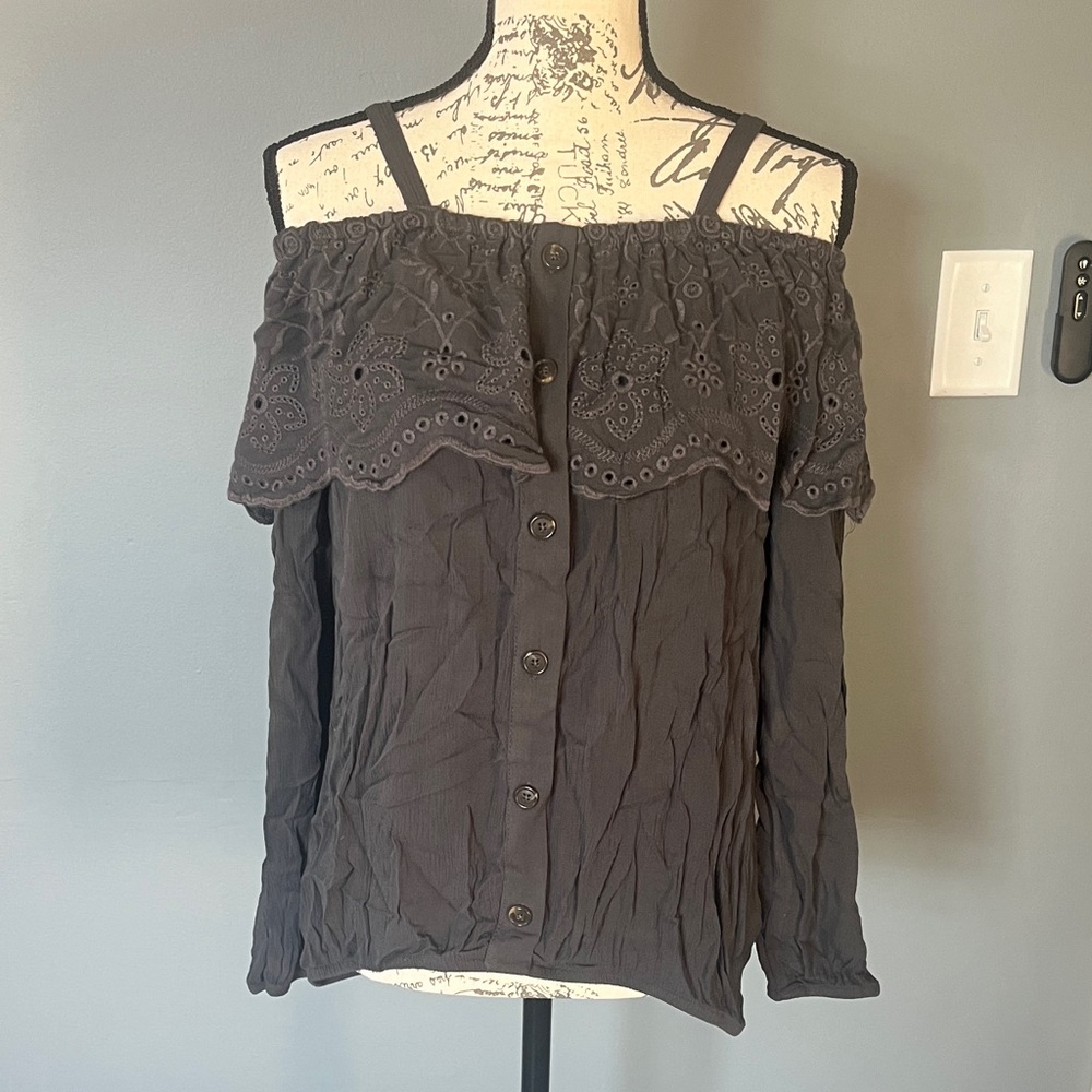 NWT Maurice’s small Dark Gray Off-Shoulder Women's Top, Elastic at hem and cuffs